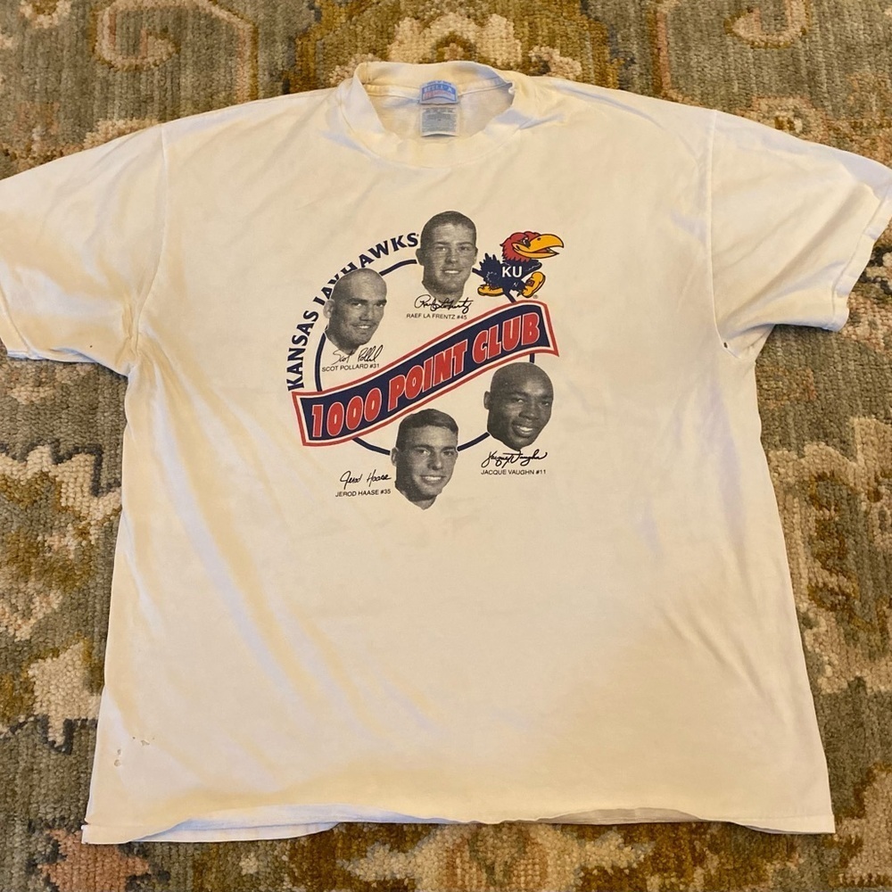 Kansas Jayhawks 1997 1,000 Points Club Hanes Men’s‎ Size XL Color White-Flaws